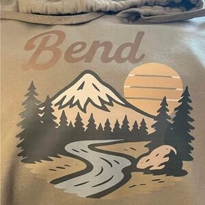 Gildan Softstyle Savana brown PNW Bend Oregon Hoodie medium